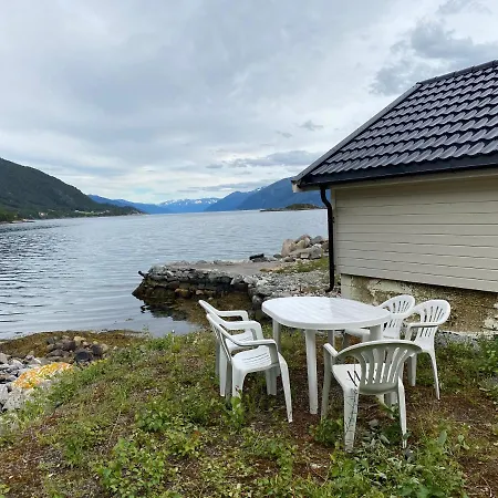 Semesterbostad Askevika Vikum